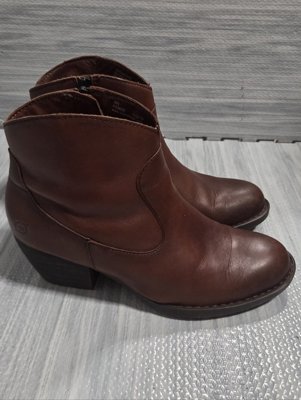 Born Carmel Western Booties Brown Leather Size 9
